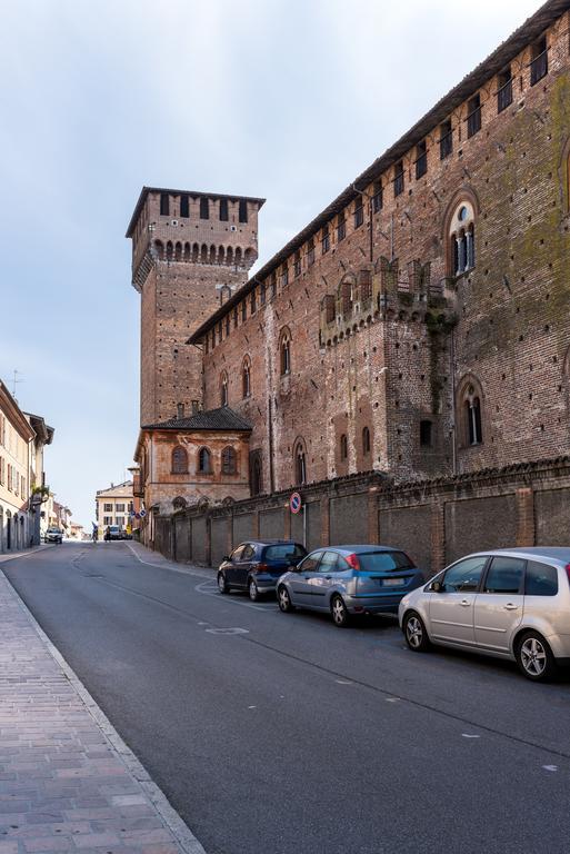 Al Castello Di Leonardo Hotel Сант'Анджело Лодиджано Екстериор снимка